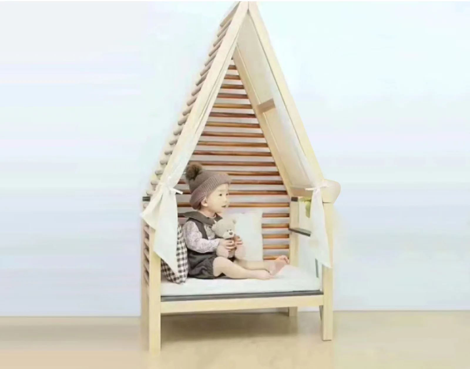 XBN160-03 Reading Hut Cabinet